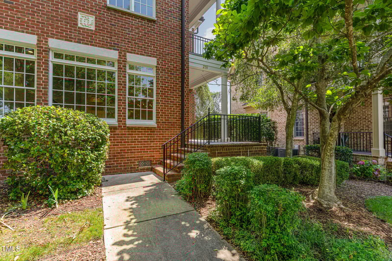 218 Barbee Chapel Rd, Chapel Hill, NC 27517