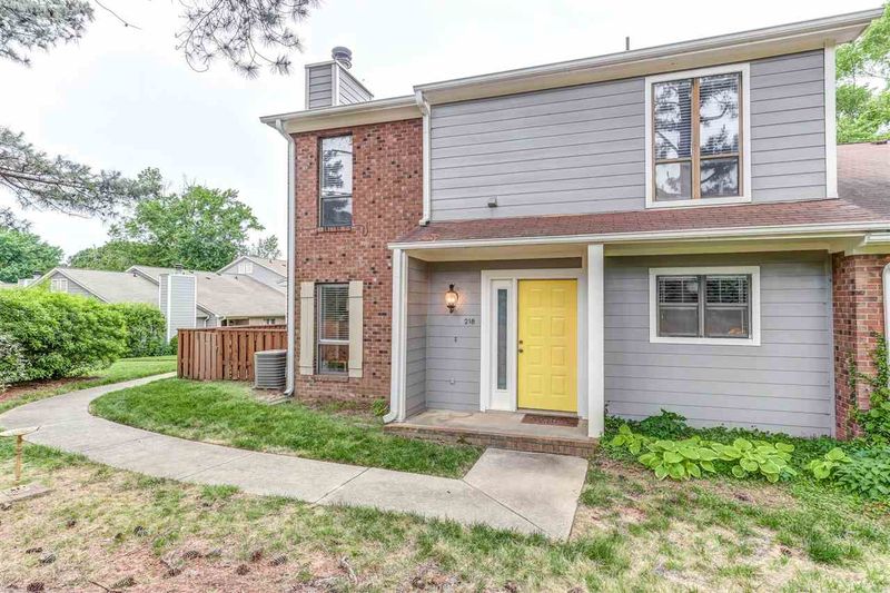218 Clancy Cir, Cary, NC 27511