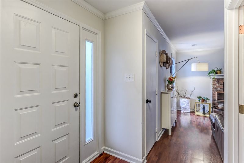 218 Clancy Cir, Cary, NC 27511