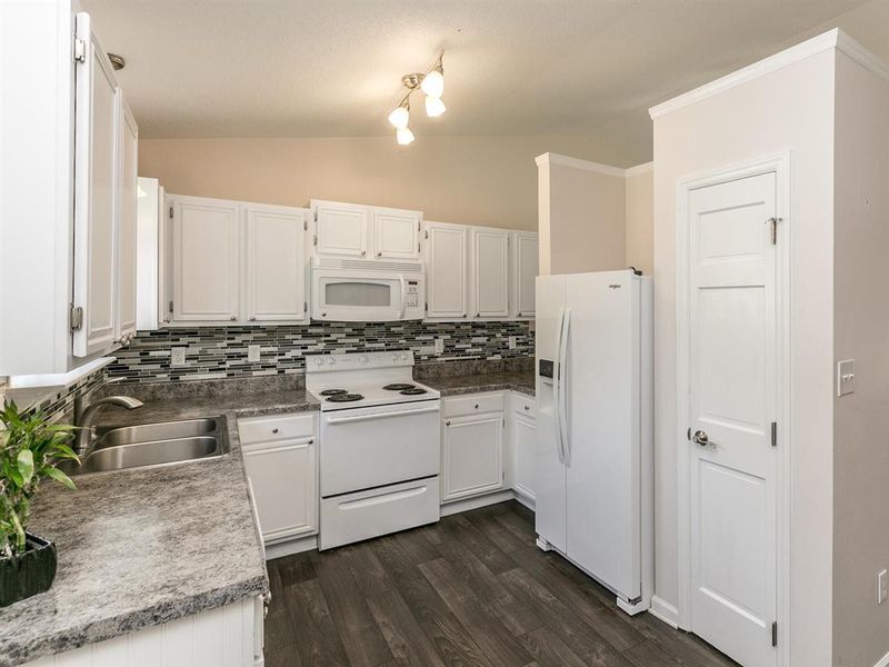 218 Claymont Rd, Louisburg, NC 27549
