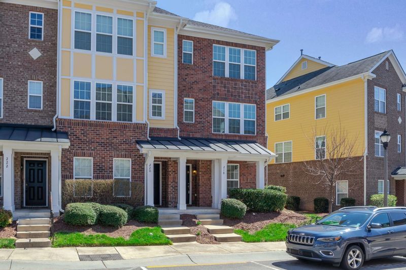 218 Dove Cottage Ln, Cary, NC 27519