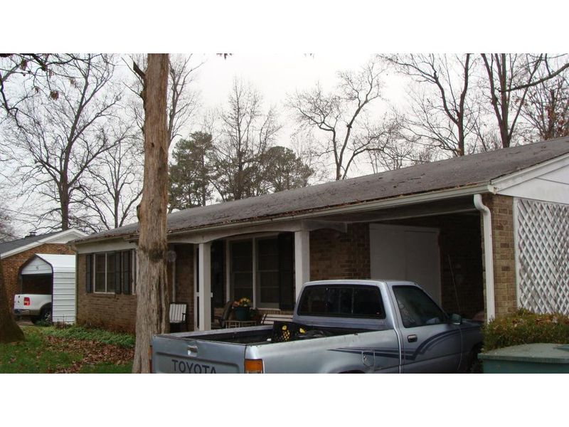 218 Eastway Ln, Graham, NC 27253