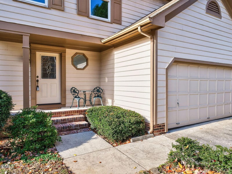 218 Excalibur Ct, Cary, NC 27513