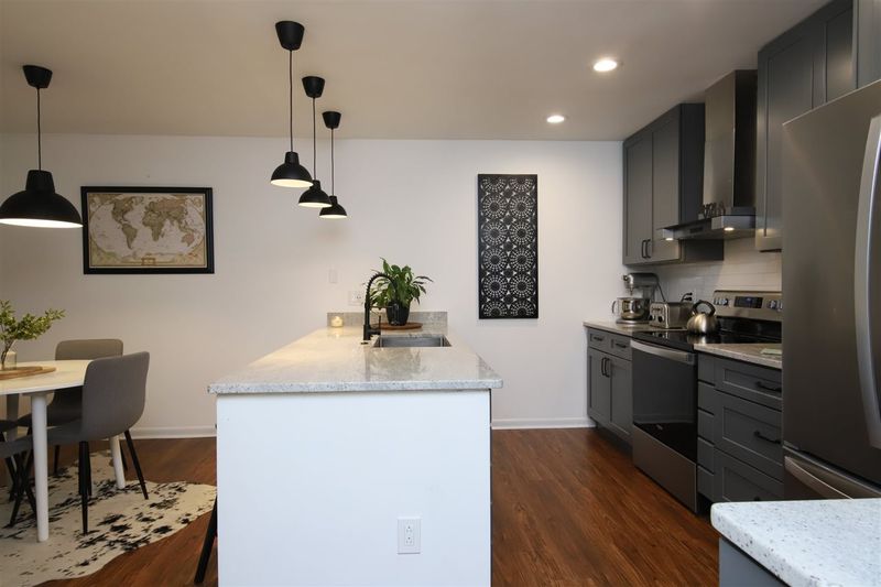 218 Finley Forest Dr, Chapel Hill, NC 27517