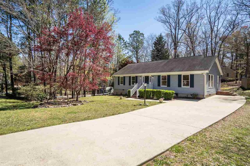 218 Forbush Mountain Dr, Chapel Hill, NC 27514