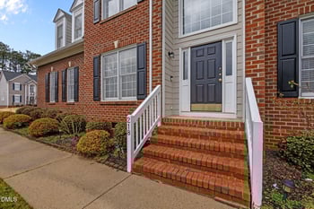 218 Longbridge Dr, Cary, NC 27518