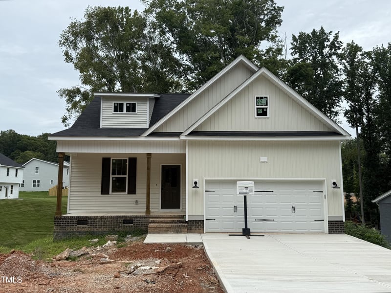218 Oakdale Ave, Clayton, NC 27520