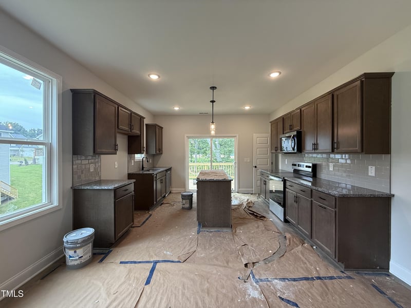 218 Oakdale Ave, Clayton, NC 27520