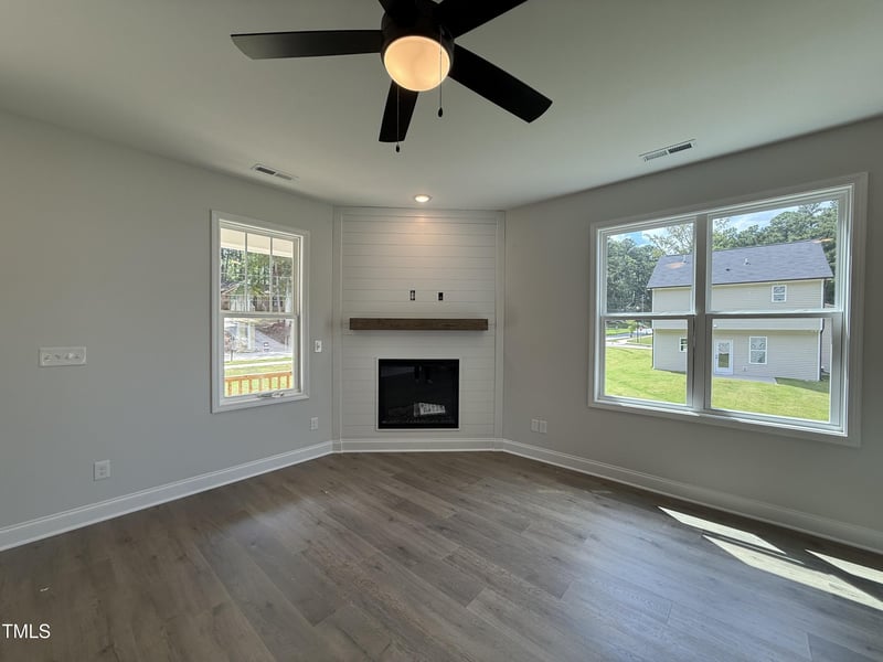 218 Oakdale Ave, Clayton, NC 27520