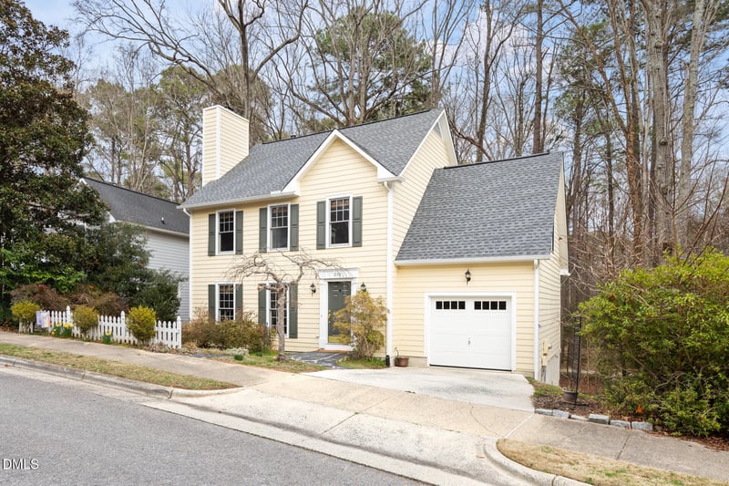 218 Oxford Hills Dr, Chapel Hill, NC 27514