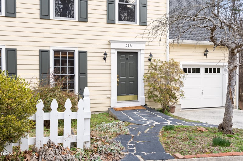 218 Oxford Hills Dr, Chapel Hill, NC 27514