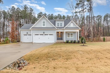 218 Prince Place Dr, Fuquay Varina, NC 27526