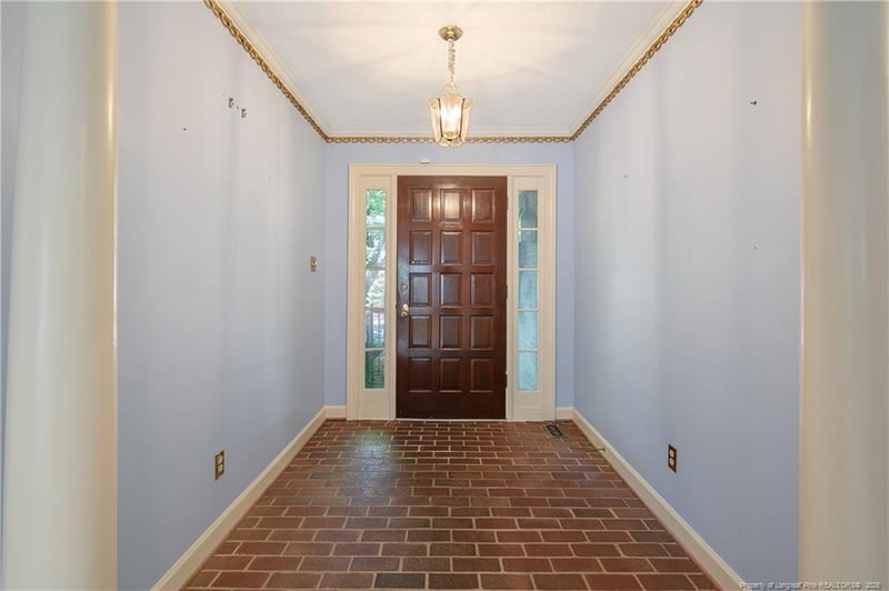 218 Queensberry Dr, Fayetteville, NC 28303