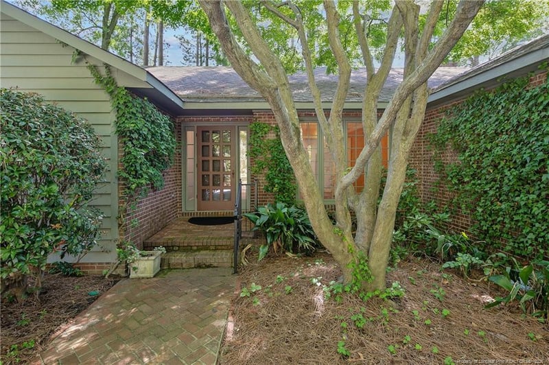 218 Queensberry Dr, Fayetteville, NC 28303