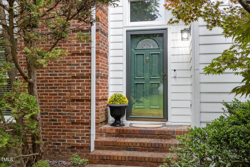 218 Windhover Dr, Chapel Hill, NC 27514