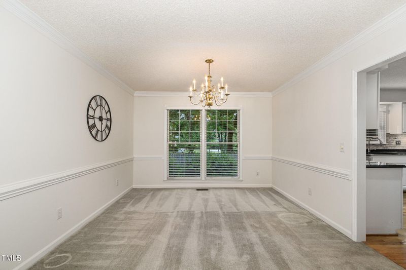 218 Windhover Dr, Chapel Hill, NC 27514