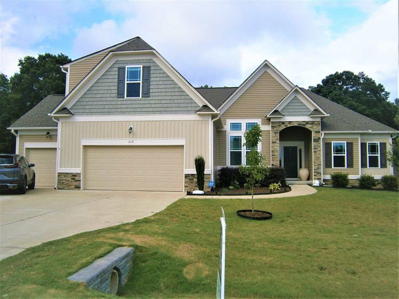 219 Brazil Nut Ln, Smithfield, NC 27577