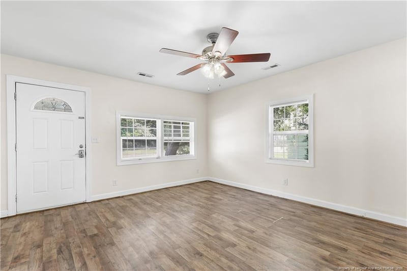 219 W Brocklyn St, Benson, NC 27504