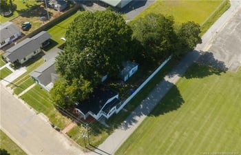 219 W Brocklyn St, Benson, NC 27504