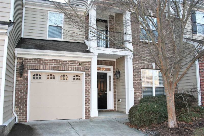 219 Chateau Pl, Chapel Hill, NC 27516