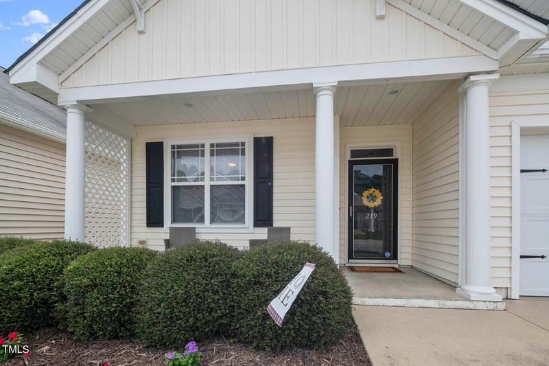 219 Denby Cir, Clayton, NC 27527