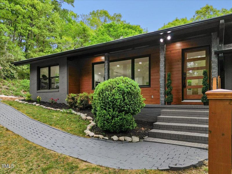 219 Glenhill Ln, Chapel Hill, NC 27514
