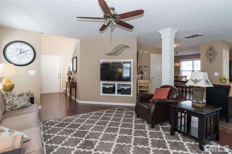 219 Hollyhock Ln, Apex, NC 27539