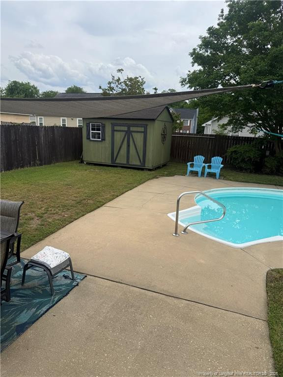 219 Larchmont Rd, Fayetteville, NC 28311