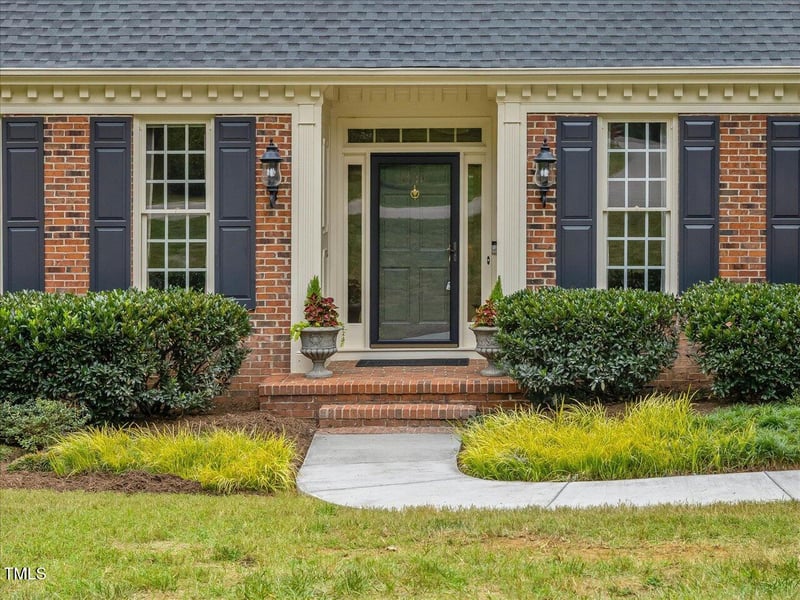 219 Lochside Dr, Cary, NC 27518