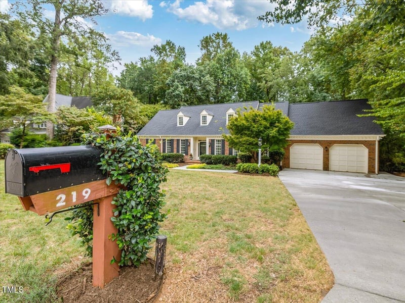 219 Lochside Dr, Cary, NC 27518
