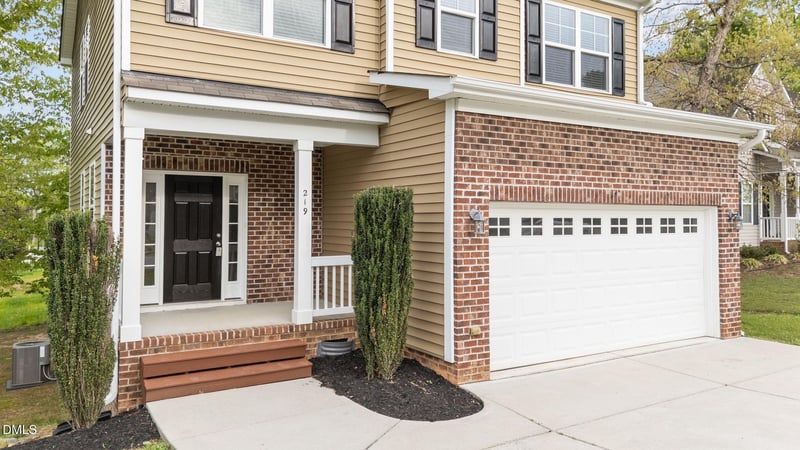 219 Millwood Dr, Clayton, NC 27527