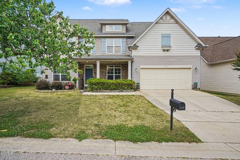 219 Quailwood Dr, Fuquay Varina, NC 27526