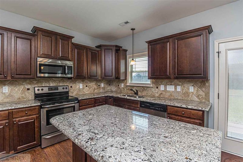 219 Rustic Field Dr, Goldsboro, NC 27530