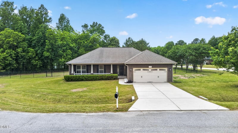 22 Arbor Cove Ct, Zebulon, NC 27597