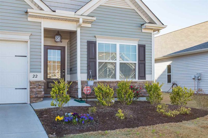 22 Crownview Ct, Clayton, NC 27527