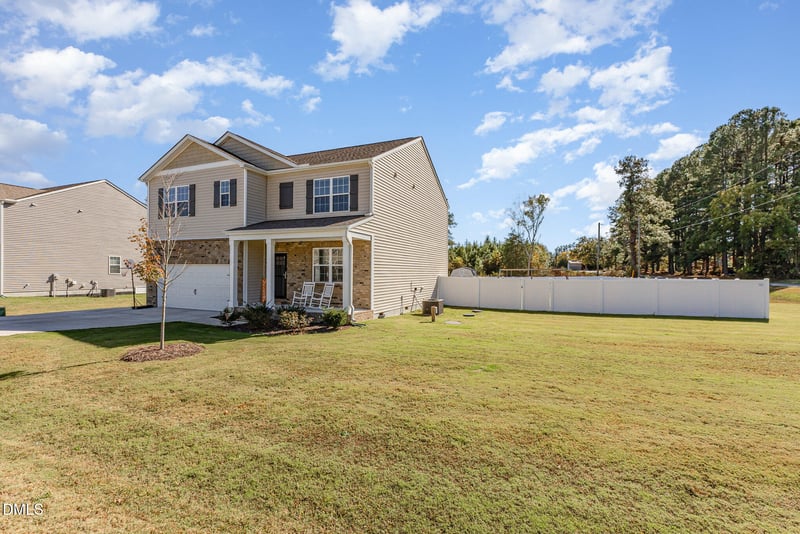 22 Eason Farm Dr, Zebulon, NC 27597