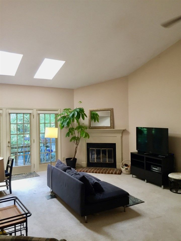22 Kings Mount Ct, Durham, NC 27713