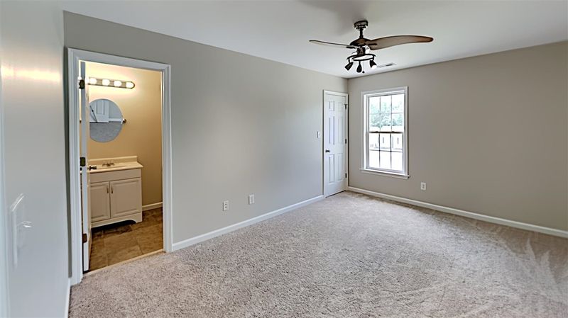 22 Linsey Ct, Lillington, NC 27546