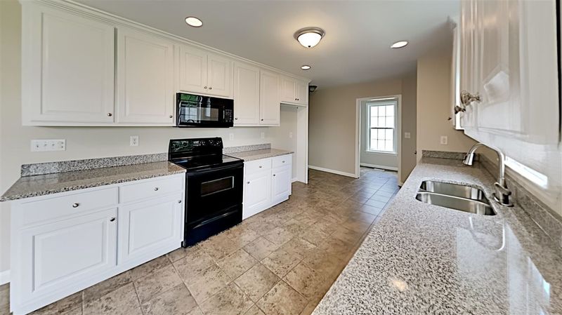 22 Linsey Ct, Lillington, NC 27546