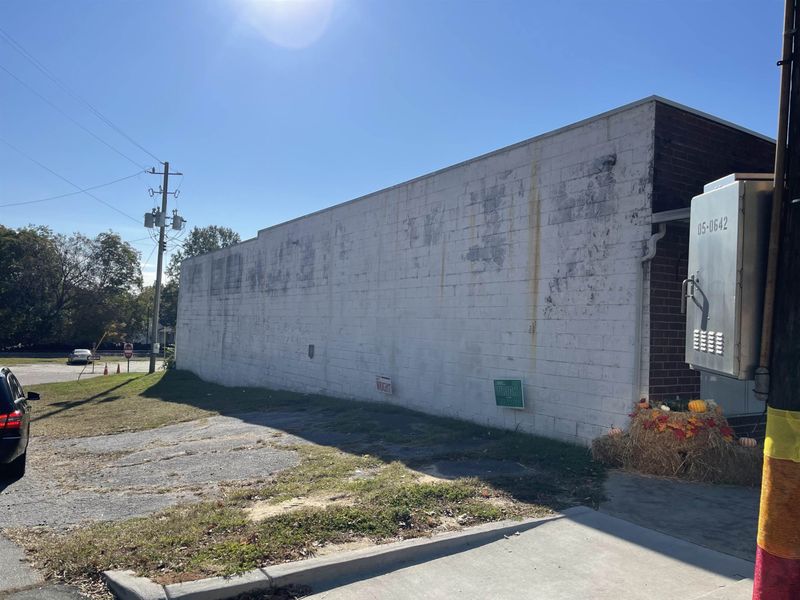 22 N Main St, Franklinton, NC 27525