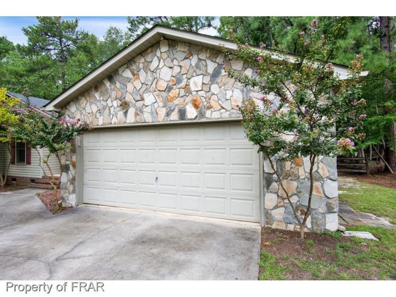 22 Mill Rn, Sanford, NC 27332