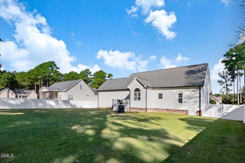 22 Quebec Dr, Selma, NC 27576