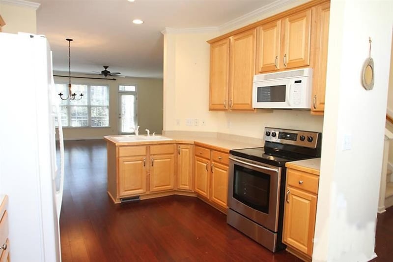 22 Scottish Ln, Durham, NC 27707