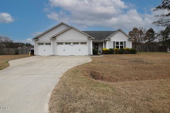 22 Willard Wood Rn, Benson, NC 27504