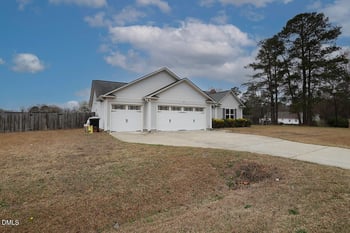 22 Willard Wood Rn, Benson, NC 27504