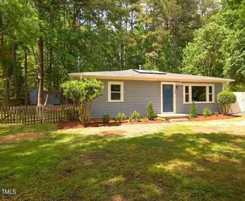 220 Barclay Rd, Chapel Hill, NC 27516