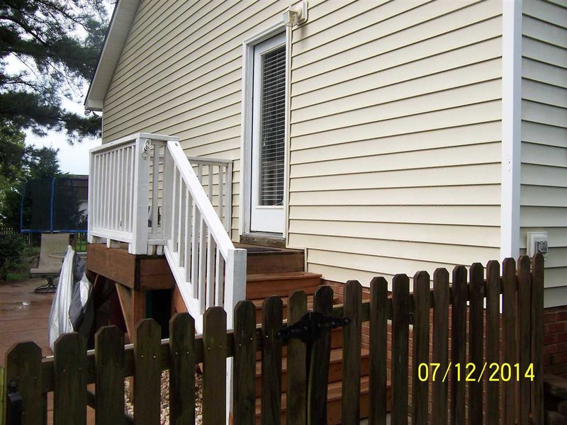 220 Breezewood Ln, Clayton, NC 27520