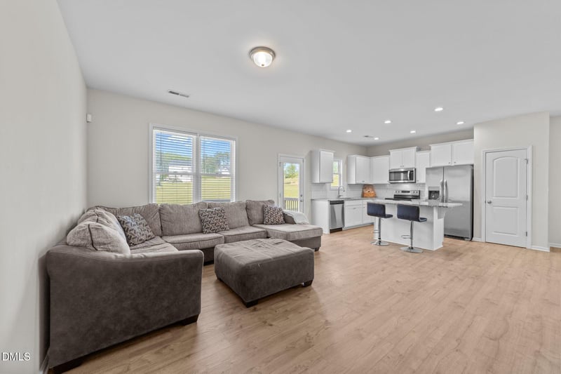 220 Brisbane Dr, Zebulon, NC 27597