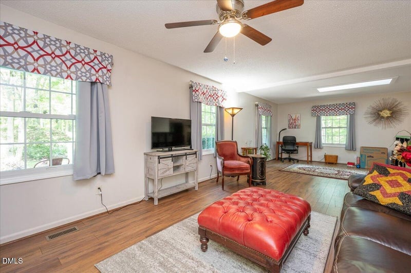 220 Cardinal Dr, Youngsville, NC 27596