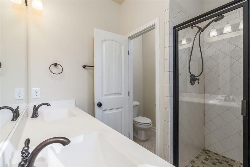 220 Chestnut Oak Pl, Durham, NC 27704